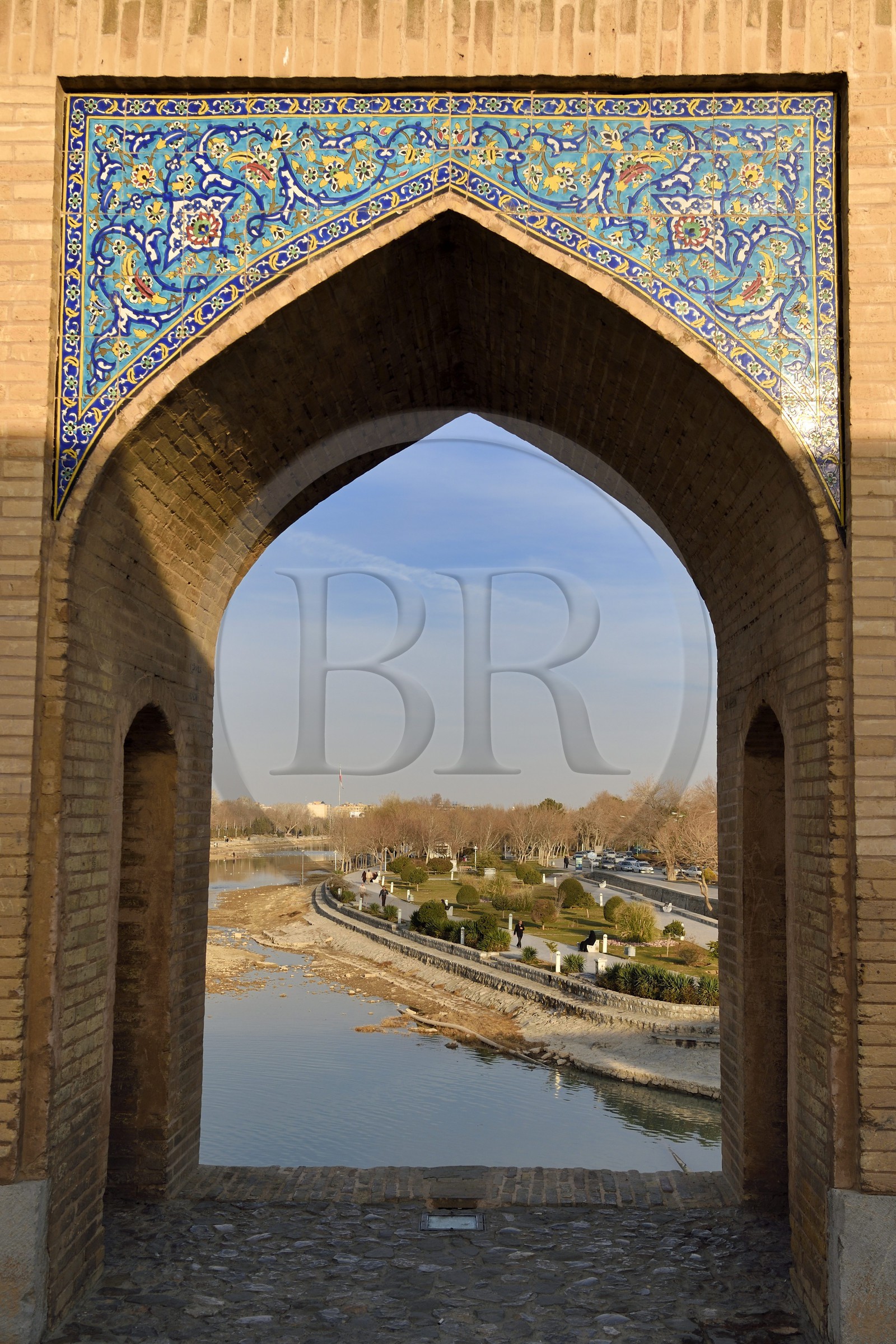 Iran, province d'Ispahan, Ispahan, Pont Khaju sur la rivière Zayandeh
