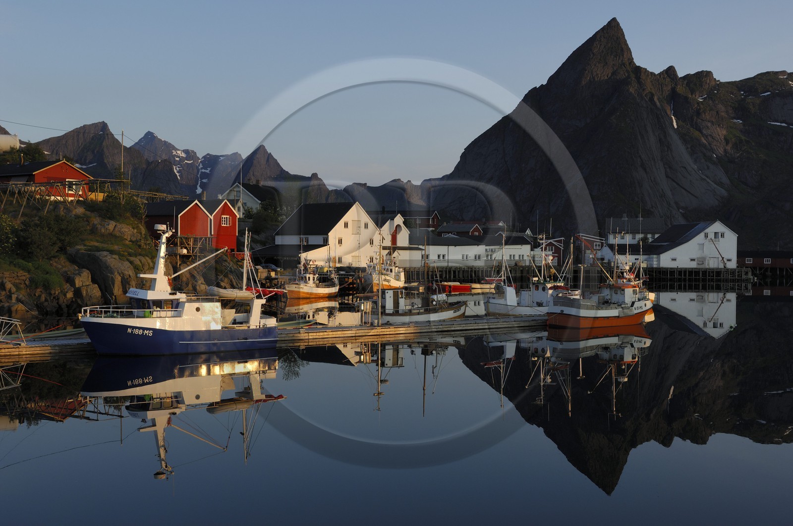 Norway, Nordland County, Lofoten Islands, Moskenes island , fishermen's port of Hamnoy near Reine under the midnight sun