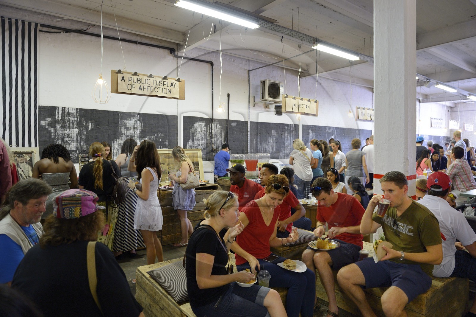 Afrique du Sud, province de Gauteng, Johannesburg, quartier de Maboneng, Arts on Main, lieu culturel dans un ancien entrepôt rénové qui a été construit à l'origine en 1911, mélangeant galeries d'art, librairies, restaurants et boutiques à la mode