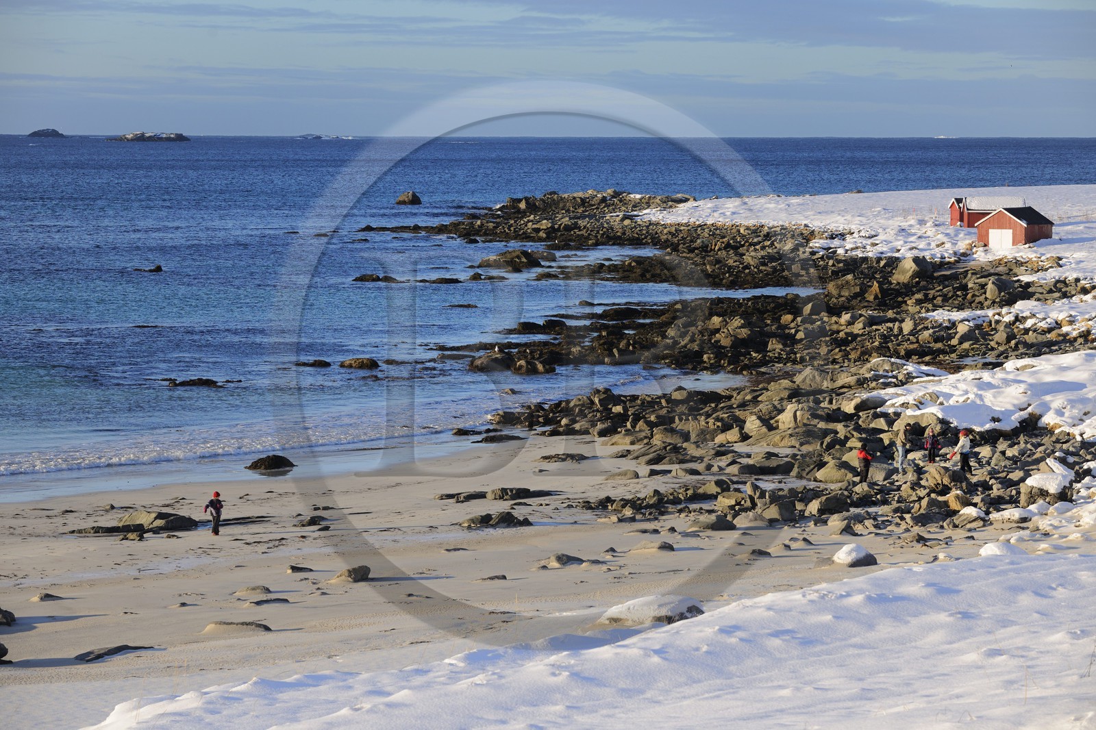 Norway, Nordland County, Lofoten Islands, Flakstad Island, Ramberg Beach in Winter