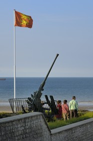 France, Calvados (14), batterie de la seconde guerre mondiale à Arromanches-les-Bains