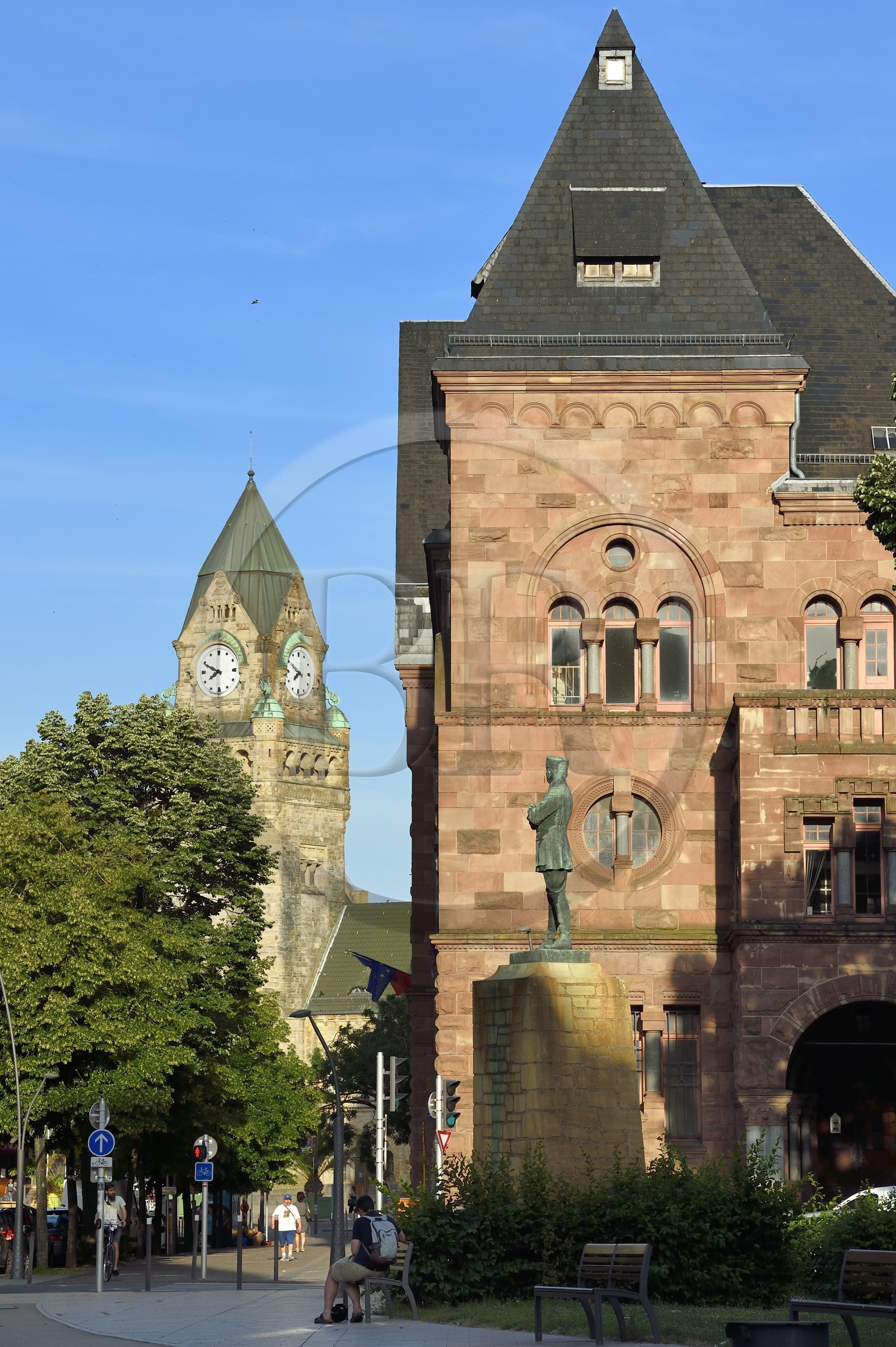 France, Moselle, Metz, Imperial district, former central post office and the railway station in the background