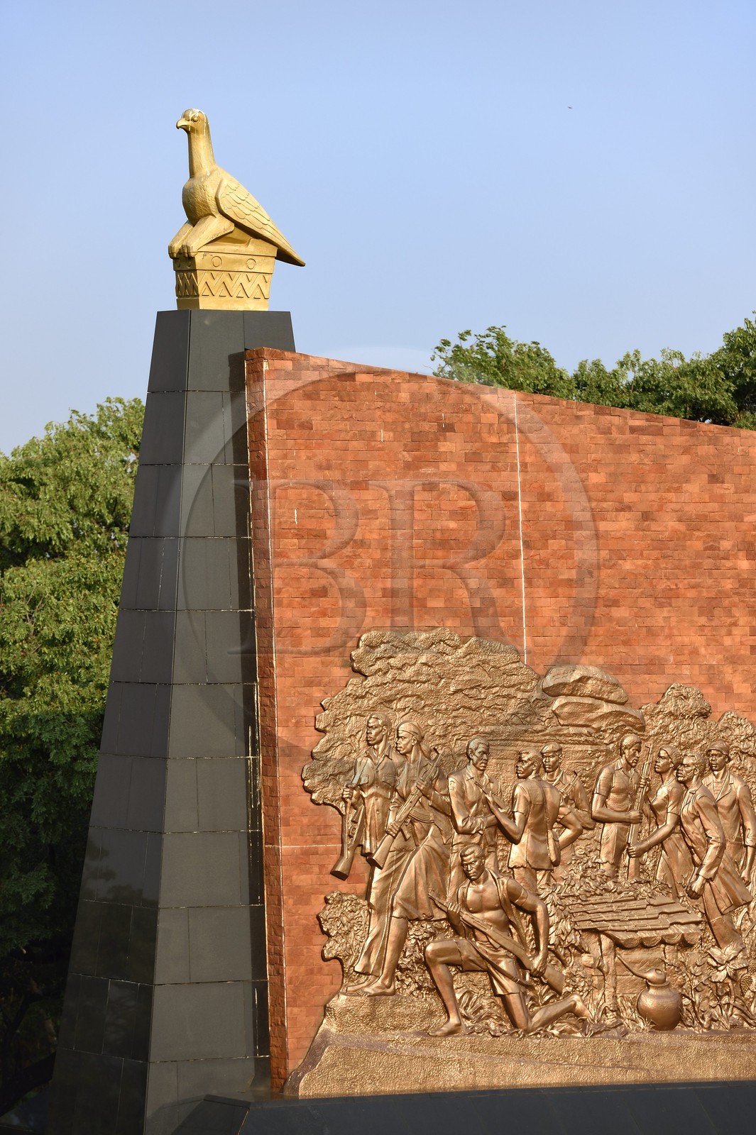 Zimbabwe, Harare, cimetière et le monument national pour commémorer la guérilla du Front patriotique tués pendant la guerre du Bush de Rhodésie du Sud, la sculpture de l’Oiseau du Zimbabwe au sommet