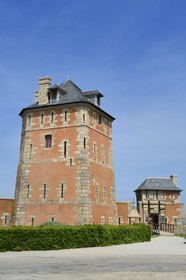 France, Finistère (29), , Mer d'Iroise, parc naturel régional d'Armorique, Presqu'île de Crozon, Camaret-sur-Mer, la tour Vauban classée au Patrimoine mondial de l'UNESCO, tour polygonale défensive construite sur un plan de Vauban au XVIIe siècle
