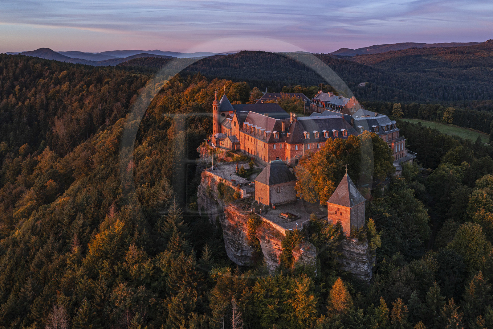 France, Bas-Rhin (67), Mont Saint-Odile, abbaye de Hohenbourg encore appelée couvent du Mont-Sainte-Odile, statue de Sainte Odile placée sur le toit du couvent et faisant face à la plaine d'Alsace (vue aérienne)