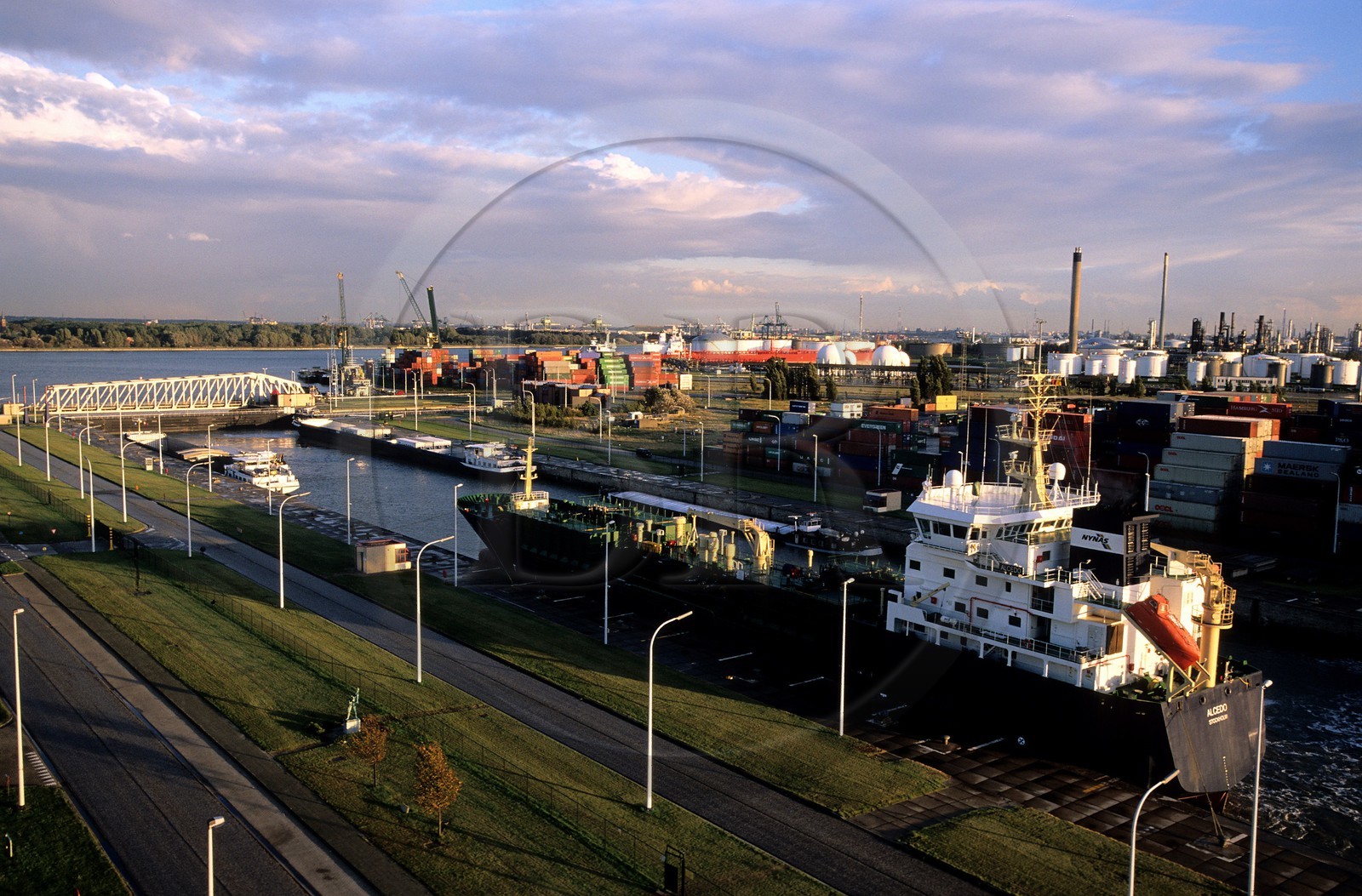 Belgique, Flandre, Anvers (Antwerpen), port industriel et commercial