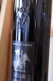 France, Alpes-Maritimes (06), Cannes, Iles de Lérins, Ile de Saint-Honorat, vin produit par l'Abbaye de Lérins