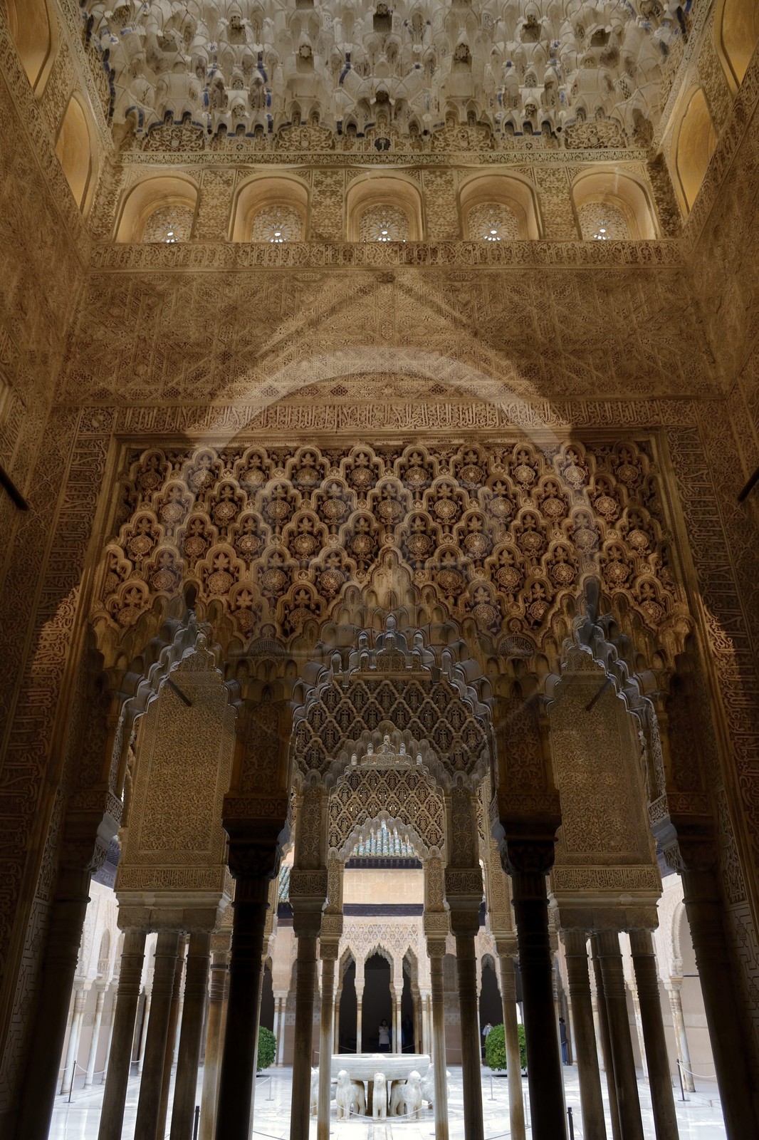 Spain, Andalusia, Granada, Alhambra Nasrid Palace, listed as World Heritage by UNESCO, Palace of the Lions patio (Patio de los Leones)