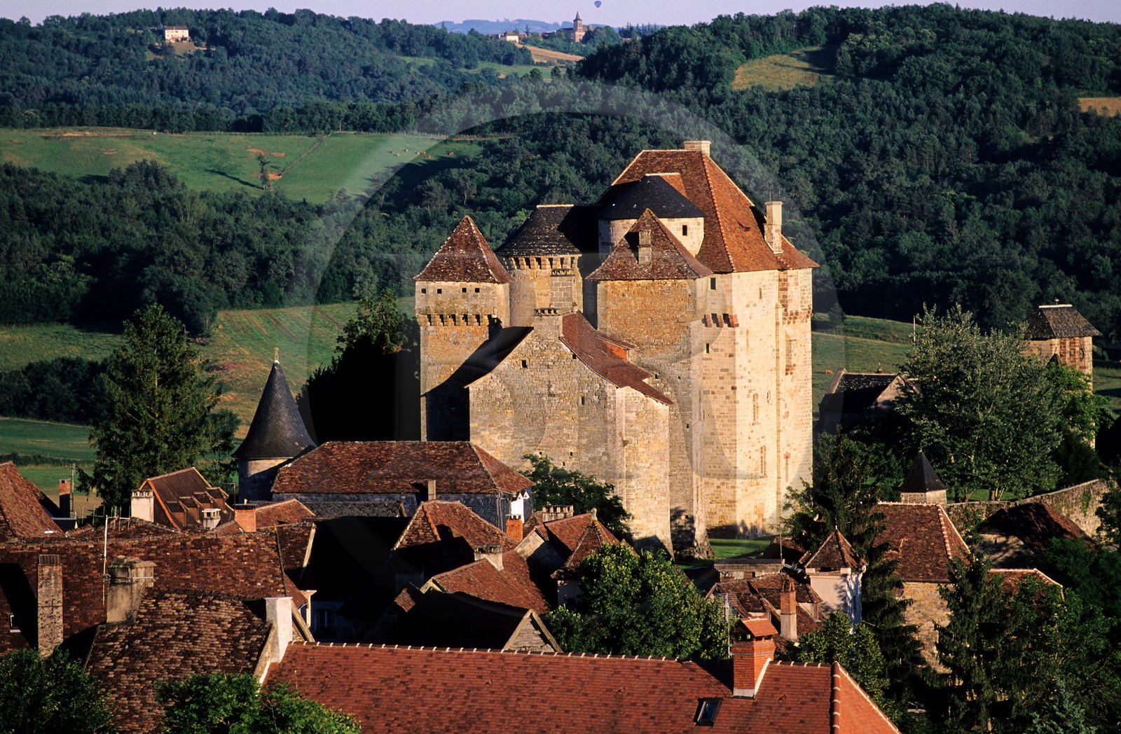 France, Corrèze (19), Curemonte, labellisé Les Plus Beaux Villages de France, le château et le village