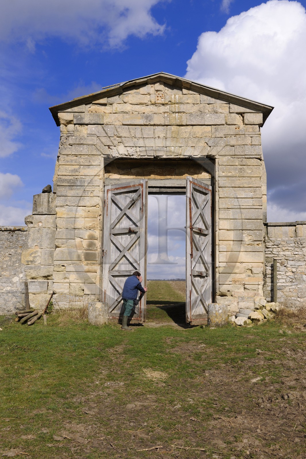 France, Yvelines (78), Saint-Cyr-l'Ecole, Porte de Maintenon sur le Domaine de Versailles, ferme de Gally (potager en libre-service)