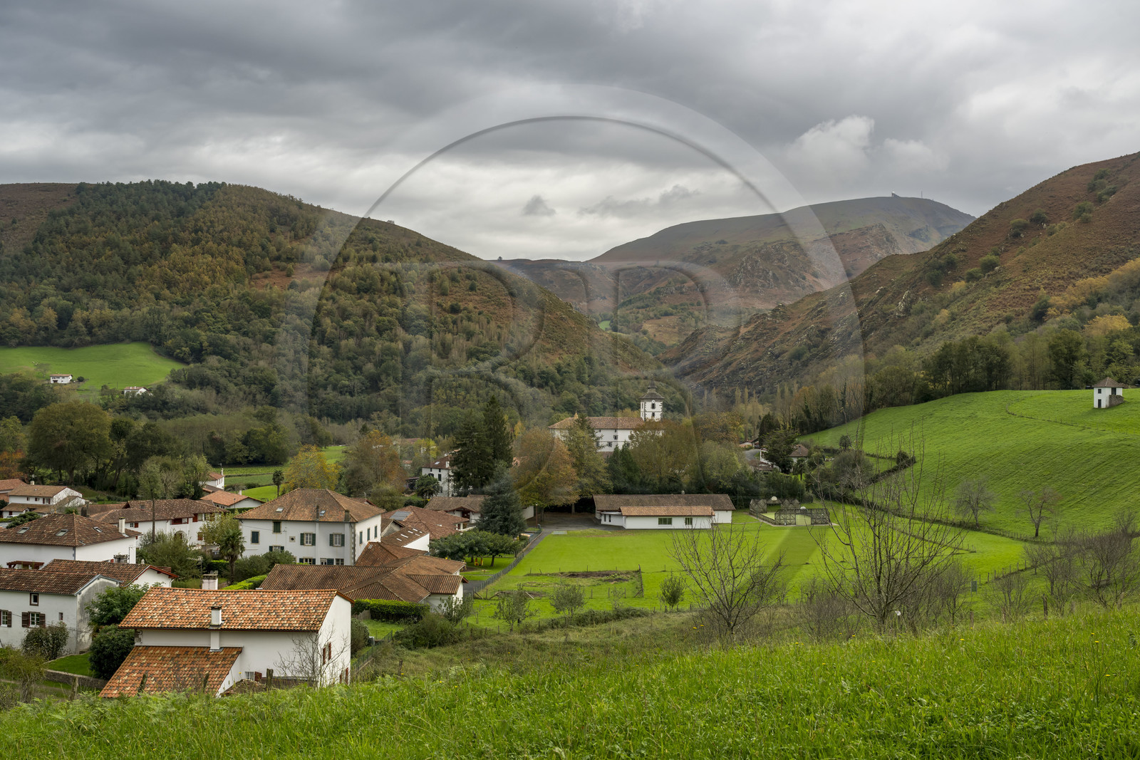 France, Pyrénées-Atlantiques (64), Pays-Basque, Itxassou, église Saint-Fructueux