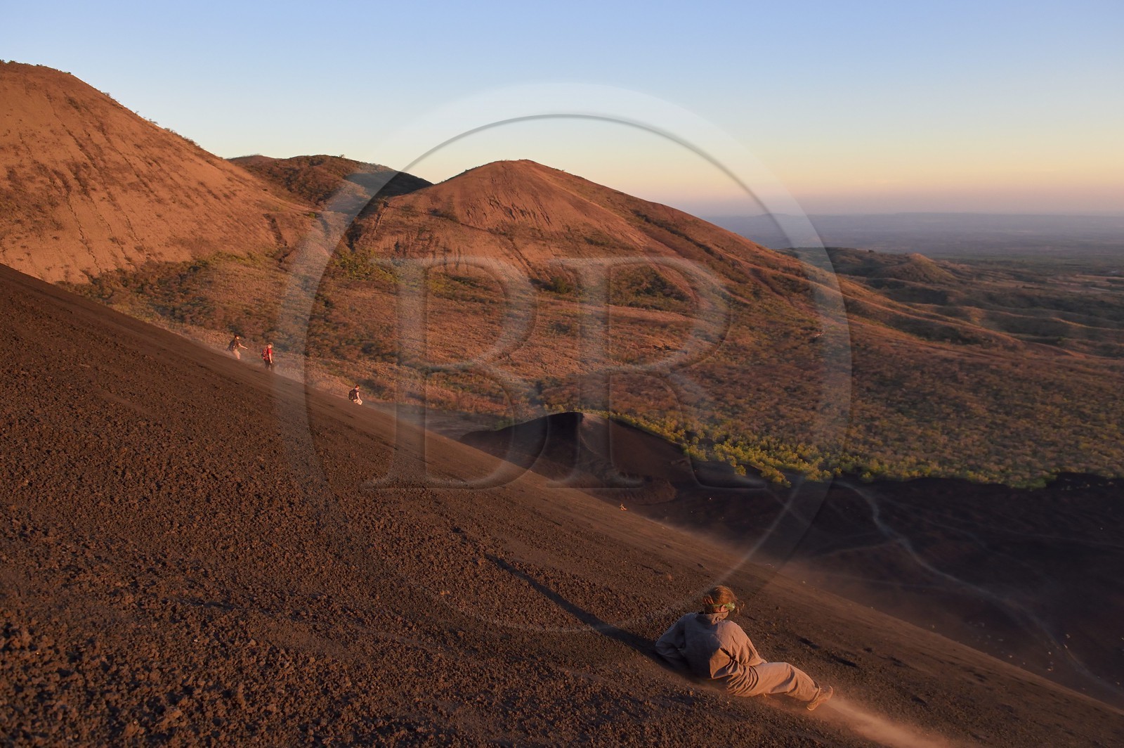 Nicaragua, région de Leon, Volcan Cerro Negro dans la cordillère des Maribios (ou Marrabios), Volcano surfing également connu comme ash boarding dans les cendres du volcan
