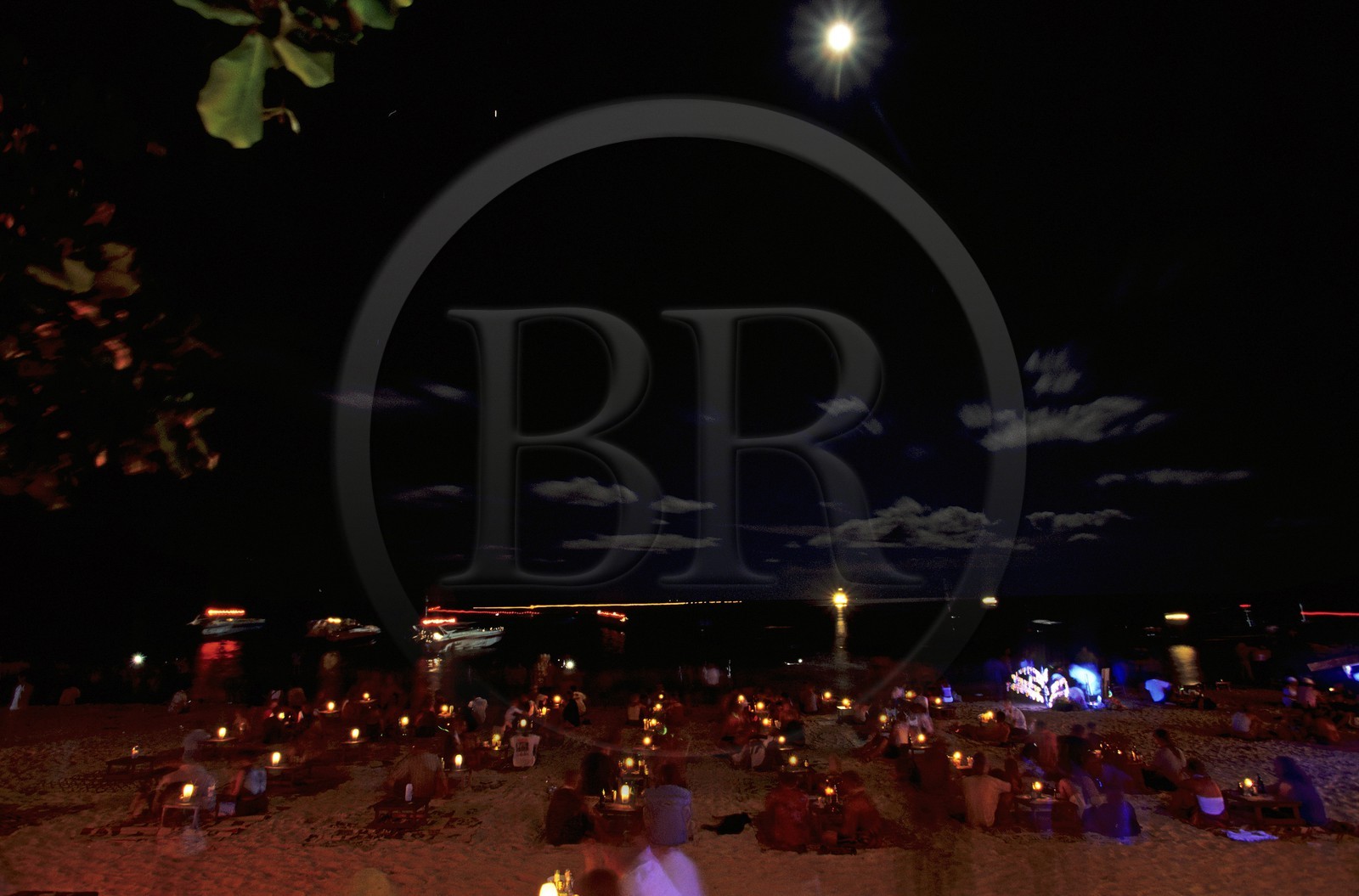 Thailand, Samui islands archipelago, Full Moon Party on Koh Pha-Ngan island, beginning of evening on Had Rin beach