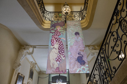 France, Bouches-du-Rhône (13), Aix en Provence, quartier Mazarin, Hotel de Caumont, hotel particulier du XVIIIème siècle devenu le Caumont Centre d'Art, atlantes soutenant la poutre maitresse du premier palier