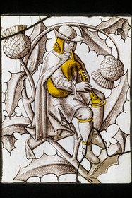 France, Paris (75), Musée de Cluny - Musée national du Moyen-Age, vitrail représentant un joueur de cornemuse, France vers 1500
