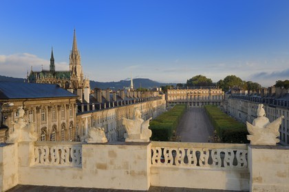 France, Meurthe-et-Moselle (54), Nancy, Palais du Gouvernement sur la place de la Carrière et la basilique Saint-Epvre
