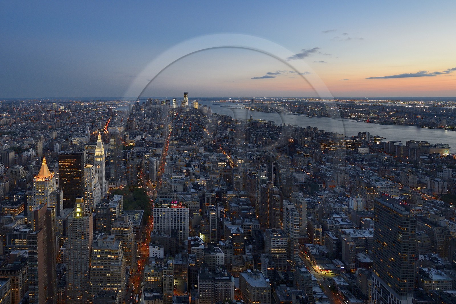 Etats-Unis, New York, Manhattan, vue depuis l'Empire State Building sur la partie sud de Manhattan, le One World Trade Center (1WTC) et la Hudson River