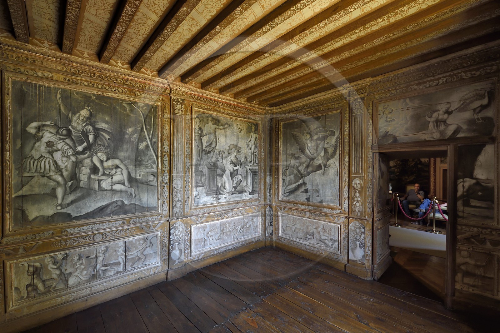 France, Dordogne (24), Périgord Noir, vallée de la Dordogne, Marquay, château de Puymartin, reconstruit au XVe siècle après la Guerre de Cent Ans, le cabinet mythologique entièrement peinte en grisaille