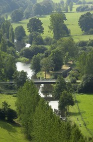 France, Manche (50), la vallée au creux des Roches de Ham et la rivière Vire