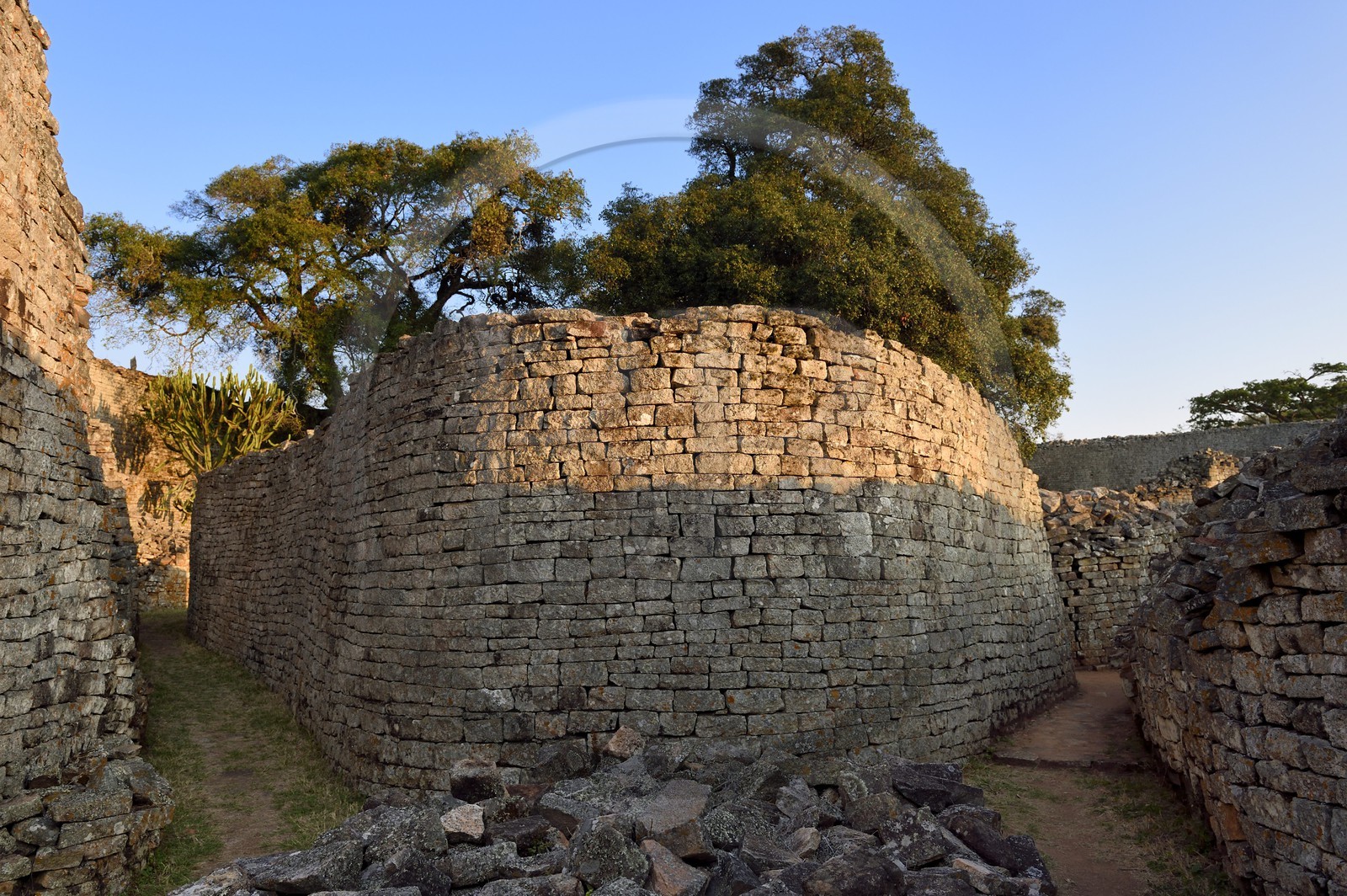 Zimbabwe, province de Masvingo, les ruines du site archéologique du Grand Zimbabwe, classé Patrimoine Mondial de l'UNESCO, Xème au XVème siècle, le Grand Enclos