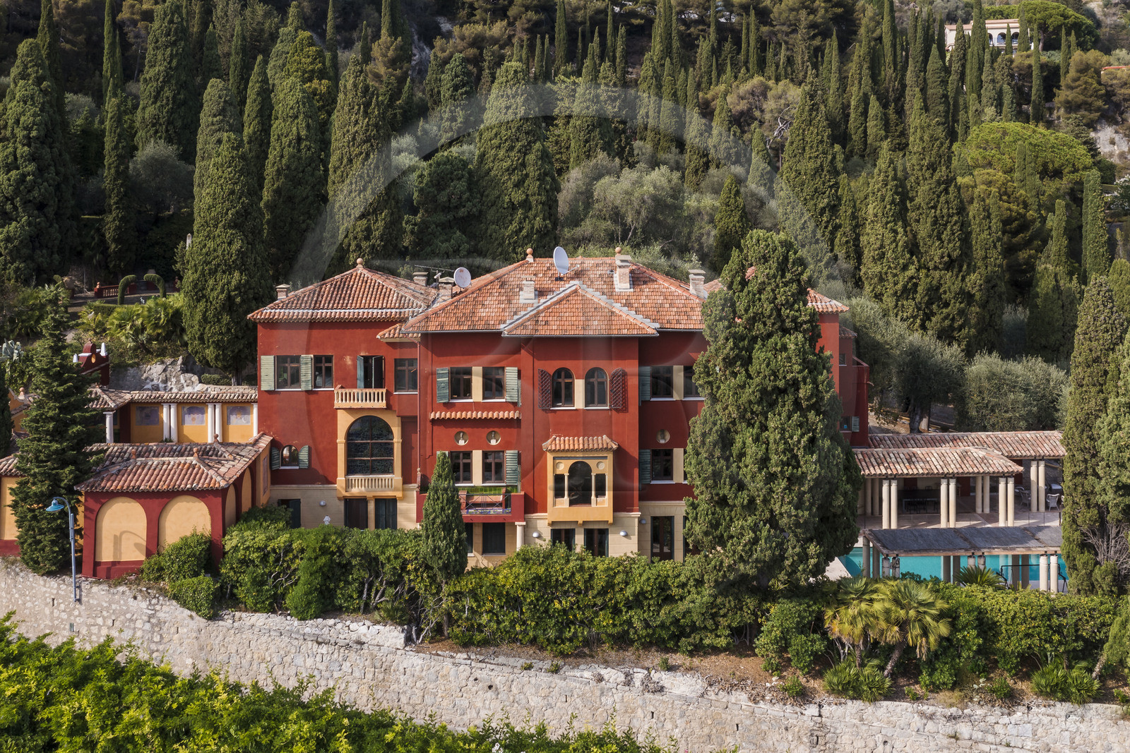 France, Alpes-Maritimes (06), Menton, Domaine des Colombieres, la villa (vue aérienne)
