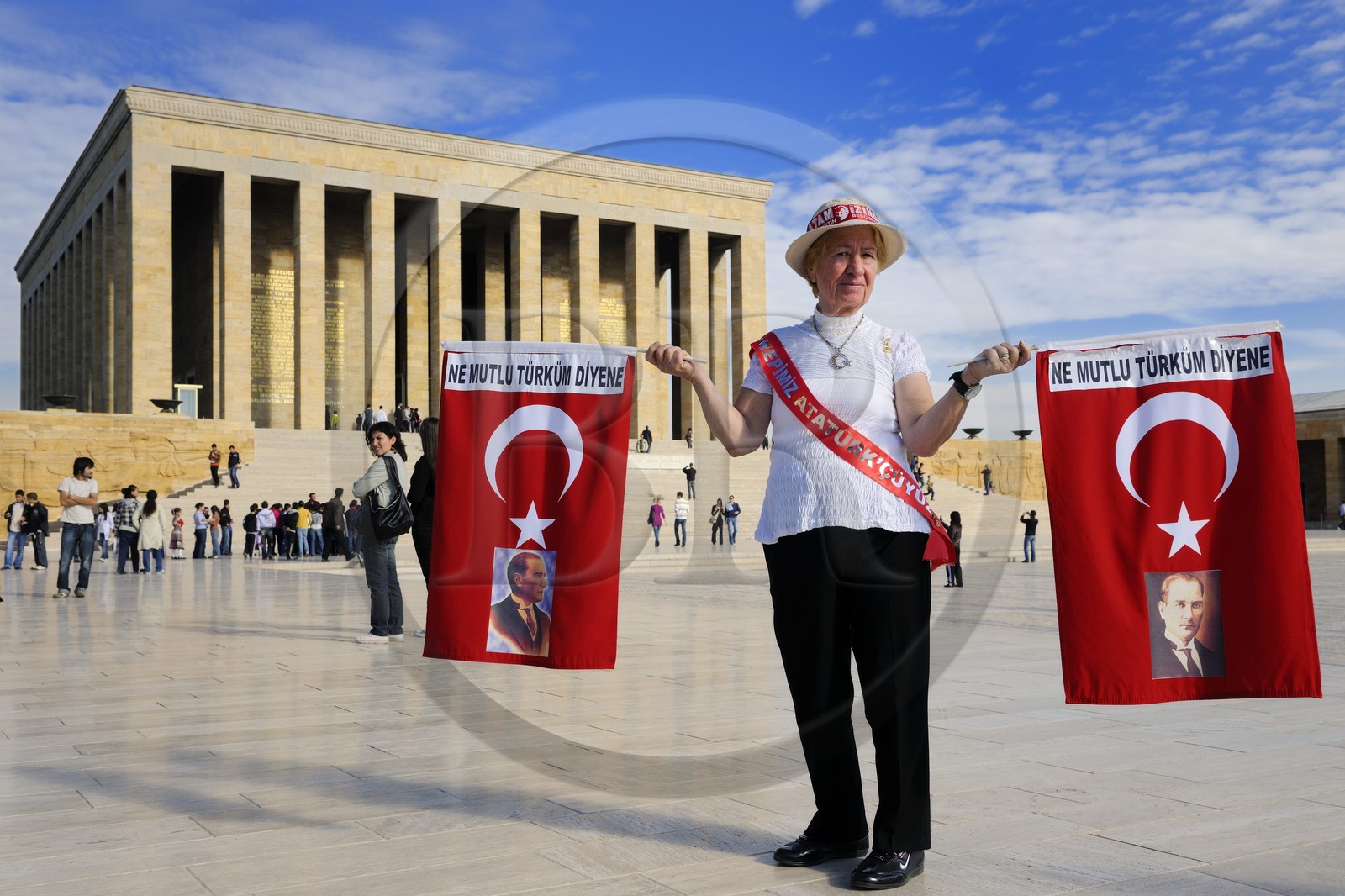 Turkey, Central Anatolia, Ankara, Ataturk supporter in front of the Ataturk Mausoleum