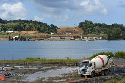 Panama, province de Colon, construction d'un pont par la société française Vinci à l'embouchure du Canal de Panama sur la Mer des Caraïbes