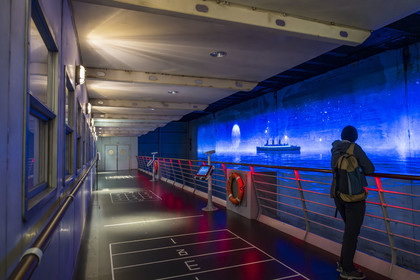 France, Loire-Atlantique (44), Saint-Nazaire, l'Escal'Atlantic dans l'ancienne base sous-marine allemande fait revivre le monde des transatlantiques, le pont promenade