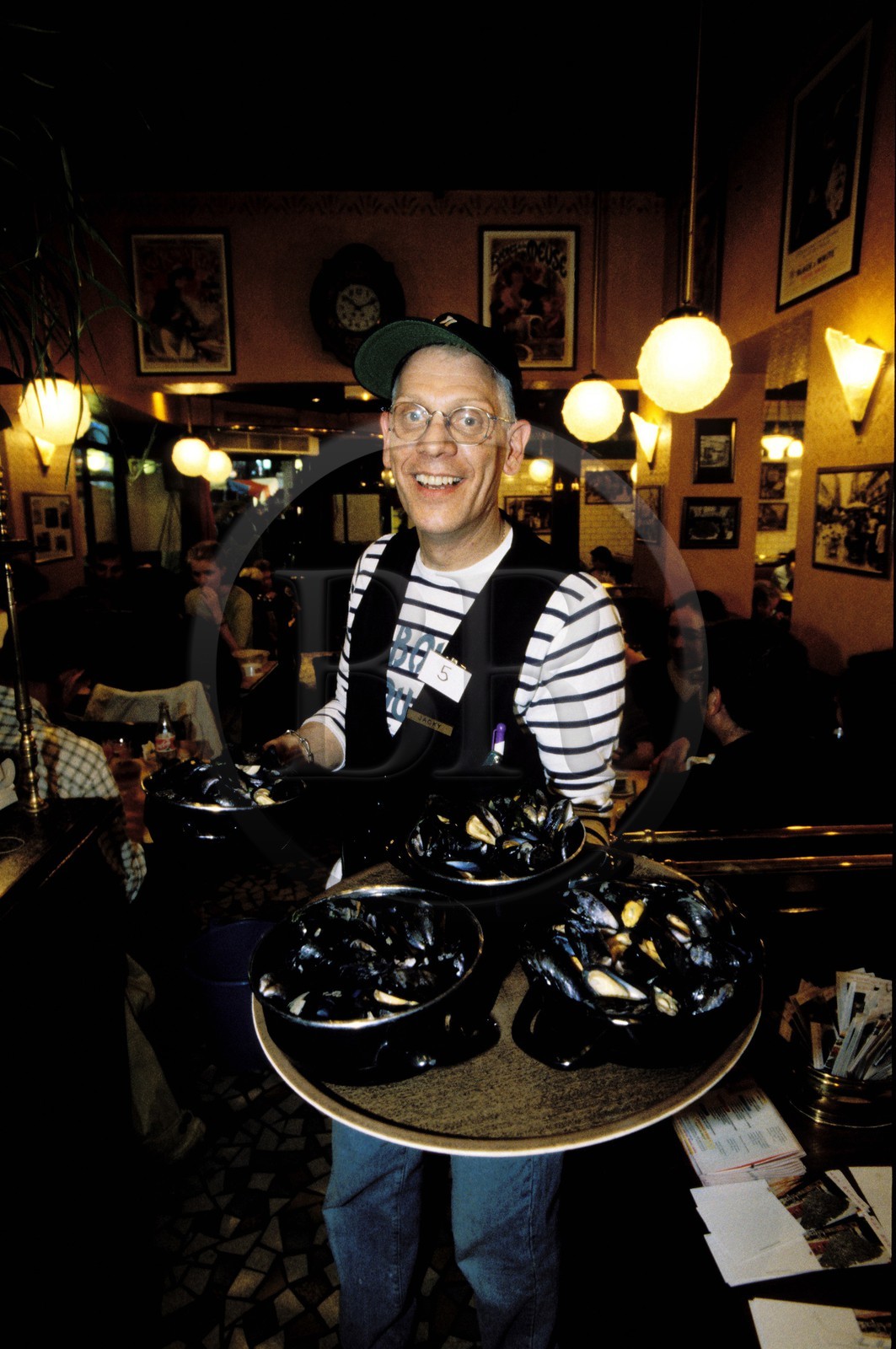 France, Nord (59), Lille, la célèbre brasserie Aux Moules durant la Braderie de Lille