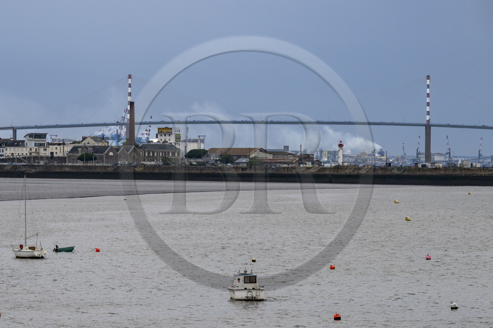 France, Loire Atlantique, Estuaire de la Loire, Saint Nazaire, the Saint-Nazaire bridge seen from Villès-Martin beach