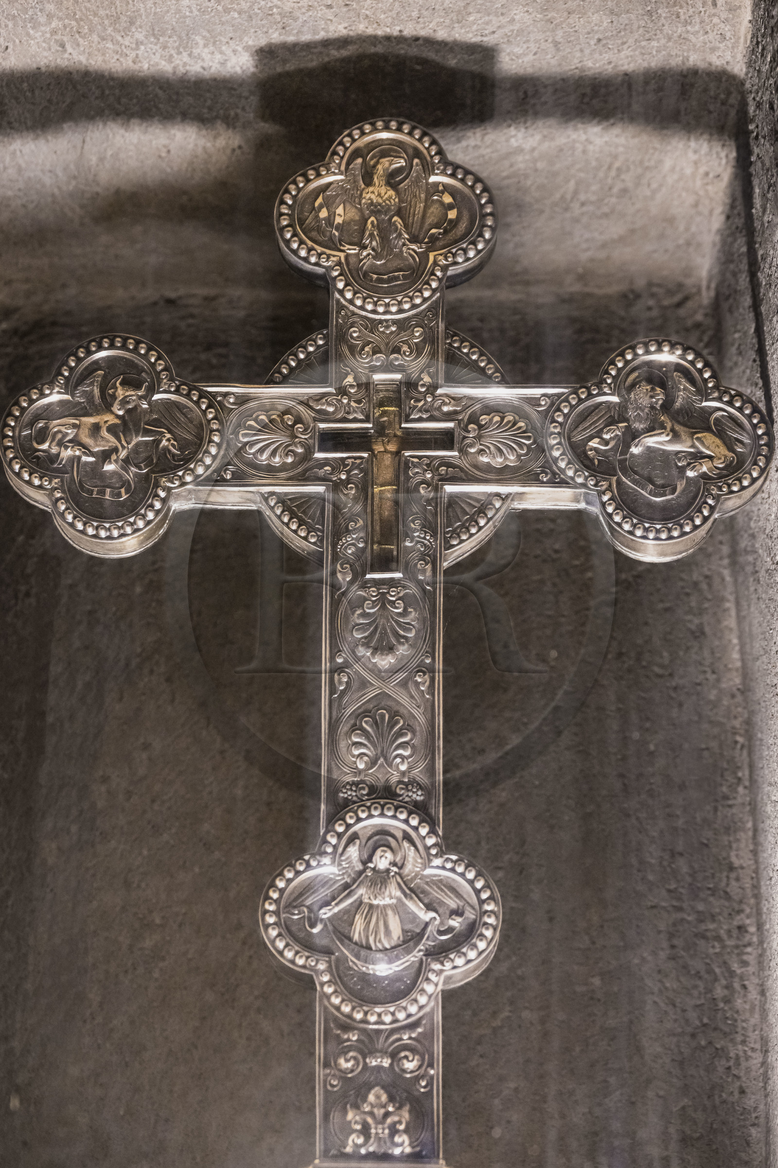 France, Hérault (34), Causses et les Cévennes, paysage culturel de l'agro-pastoralisme méditerranéen, classés Patrimoine Mondial de l'UNESCO, Saint-Guilhem-le-Désert, labellisé Les Plus Beaux Villages de France, l'abbaye de Gellone du IXème siècle, reliquaire contenant un fragment de la Vraie Croix donné par Charlemagne à Guilhem