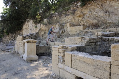 France, Hérault (34), fouilles sur la colline du Castellas à Murviel-lès-Montpellier correspond à l'emplacement d'une importante agglomération antique de la fin de l'âge du fer jusqu'au IIe siècle après J.-C., Patrick Thollard archéologue responsable des fouilles