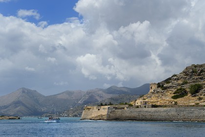 Grèce, Crète, région d'Agios Nikolaos, Elounda, ilot forteresse de Spinalonga (Kalydon), forteresse vénitienne