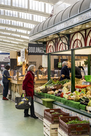 France, Loire-Atlantique, Saint-Nazaire, the covered market halls of Saint-Nazaire built between 1956 and 1958, organic fruit and vegetable stall
