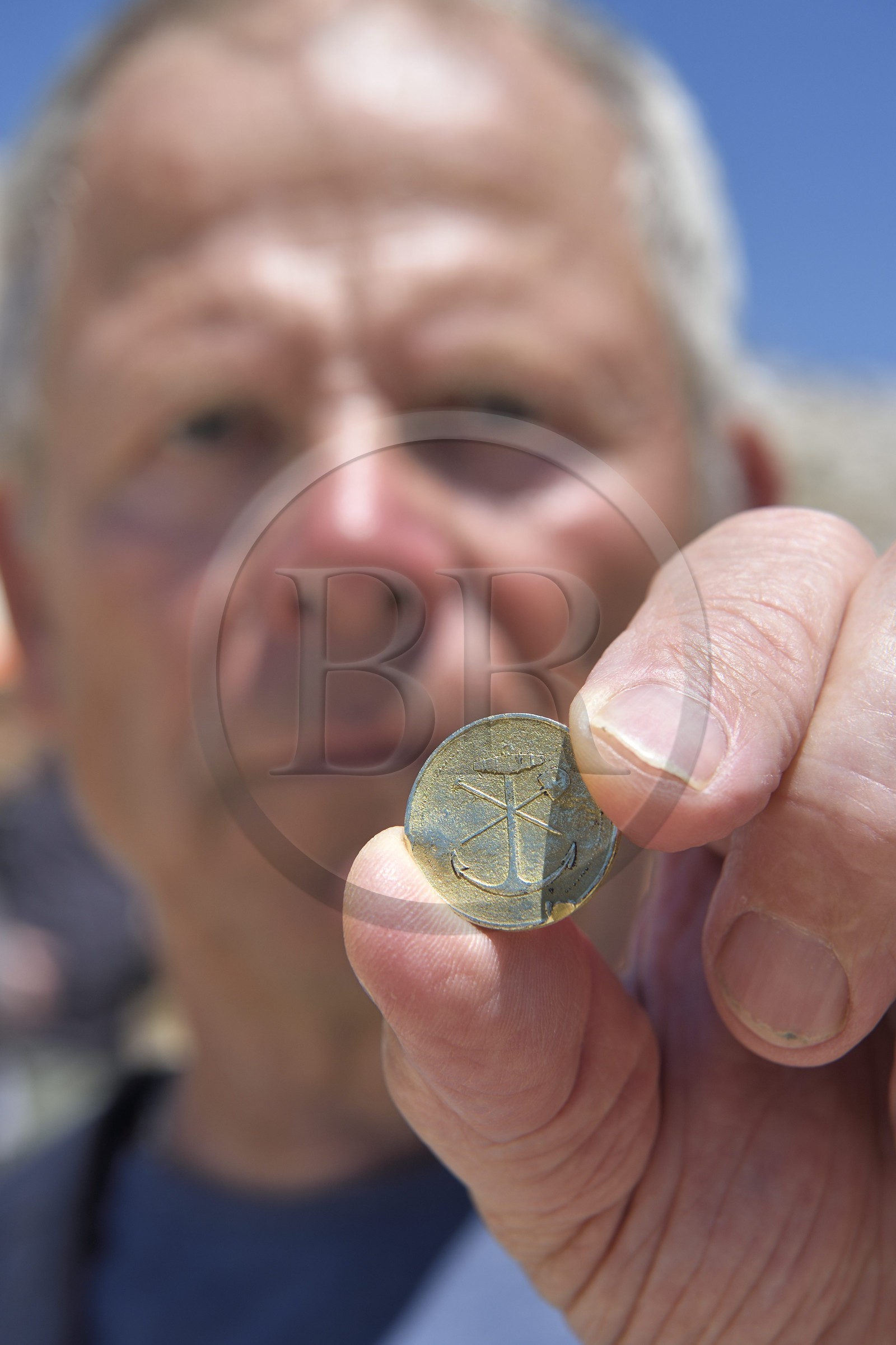 France, Bouches-du-Rhône (13), Marseille, Parc National des Calanques, Archipel des Iles du Frioul, Ile Ratonneau, pièce de monnaie locale frappée par les propriétaires de la carrière et valable uniquement sur le frioul