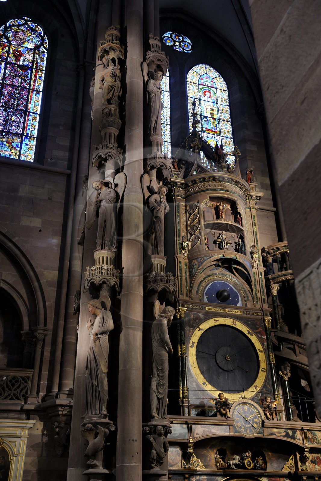 France, Bas-Rhin (67), Strasbourg, la cathédrale Notre-Dame, le pilier des Anges sonnant la trompette céleste