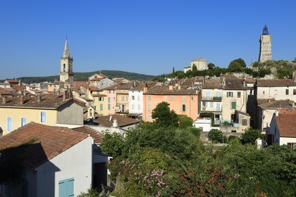 France, Var (83), Draguignan, la tour de l'Horloge et l'église Saint Michel dans la vieille ville