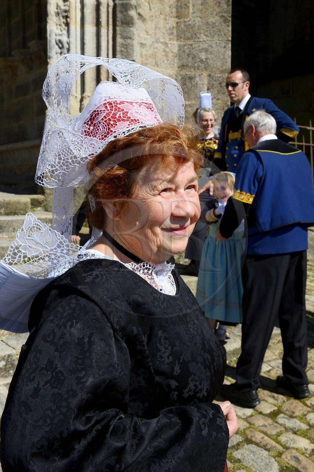 France, Finistère (29), Locronan, procession de la petite Troménie, costume traditionnel breton