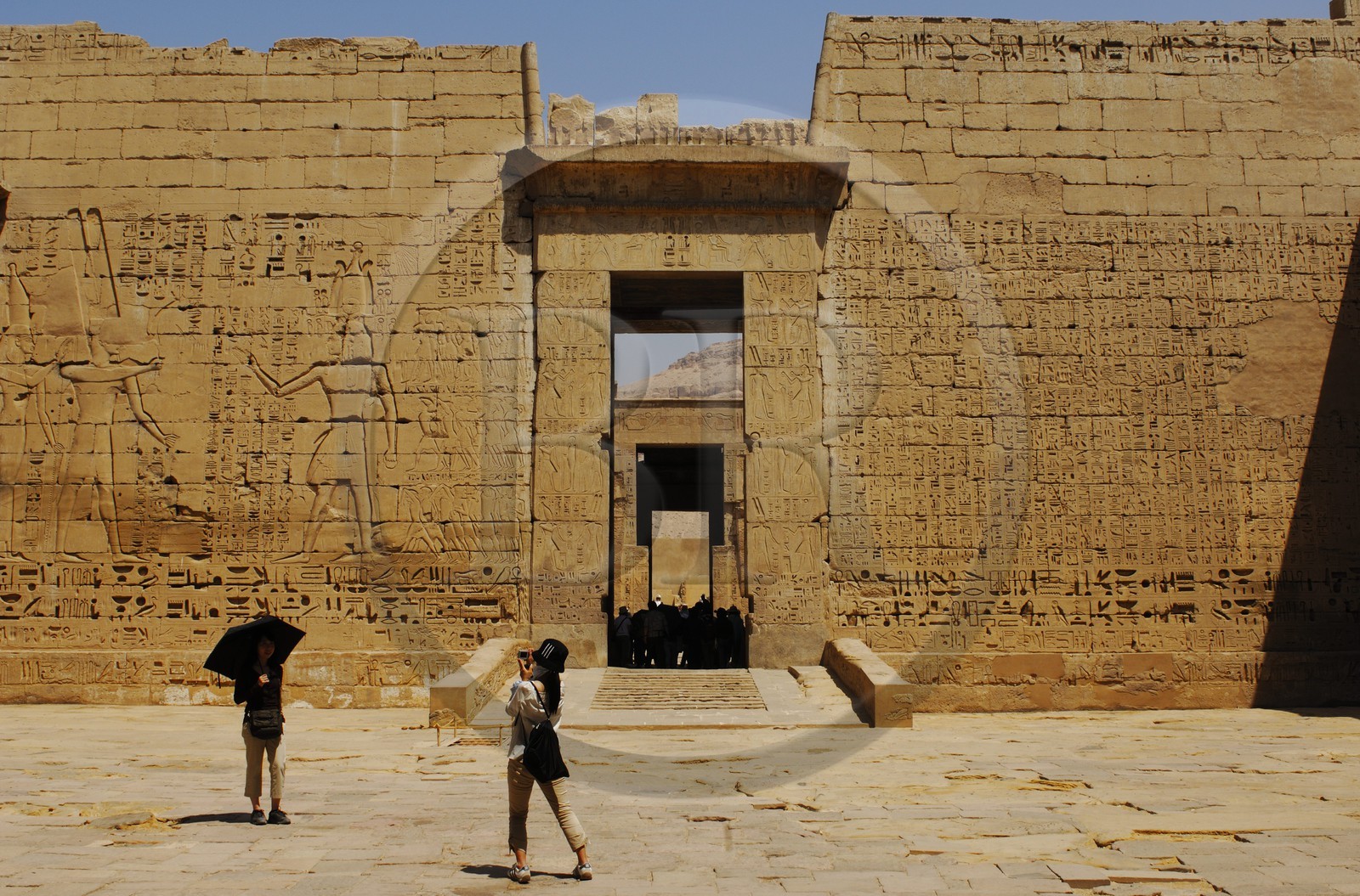 Egypte, Haute Egypte, vallée du Nil, environs de Louxor, nécropole thébaine classée Patrimoine Mondial de l'UNESCO, Thèbes Ouest, Medinet Habou, temple de Ramses III