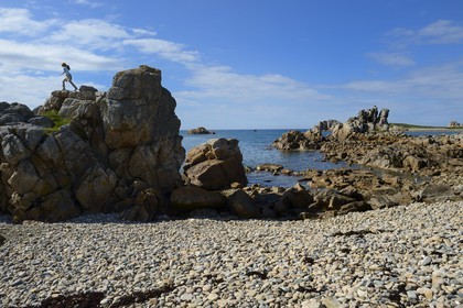France, Côtes-d'Armor (22), Côte d'Ajoncs, Plougrescant, Anse de Pors Scaff