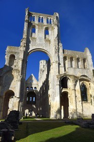 France, Seine-Maritime (76), Pays de Caux, Parc naturel régional des Boucles de la Seine normande, Jumièges, abbaye Saint-Pierre de Jumièges fondée au VIIe siècle