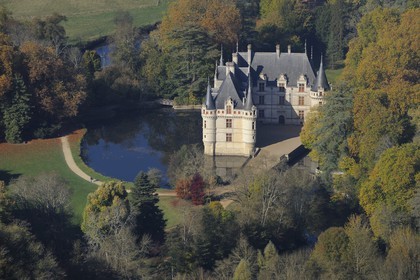 France, Indre-et-Loire (37), Vallée de la Loire classée Patrimoine Mondial de l' UNESCO, château d' Azay-le-Rideau (vue aérienne)