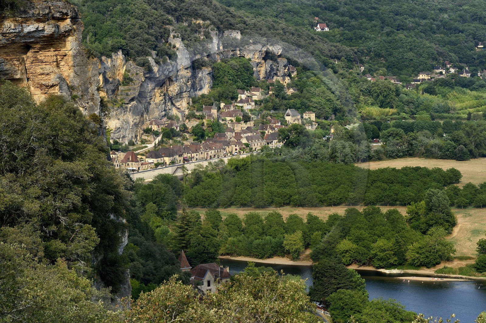 France, Dordogne (24), Périgord Noir, vallée de la Dordogne, La Roque-Gageac, labellisé Les Plus Beaux Villages de France, et la Dordogne