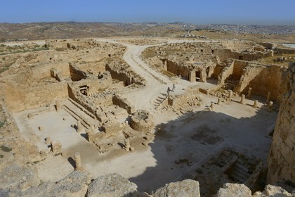 Israel, Cisjordanie, l'Hérodion, colline artificiellement exhaussée qui abrite les ruines d'un palais fortifié construit par le roi Hérode Ier le Grand (site classé Parc National), l'intérieur du cratère