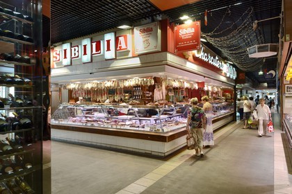 France, Rhône (69), Lyon, cours Lafayette, les Halles Paul Bocuse, la charcuterie Sibilia
