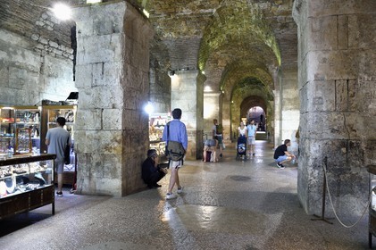 Croatie, Dalmatie, cote dalmate, Split, vieille ville romaine classée Patrimoine Mondial de l'UNESCO, les souterrains du Palais Dioclétien