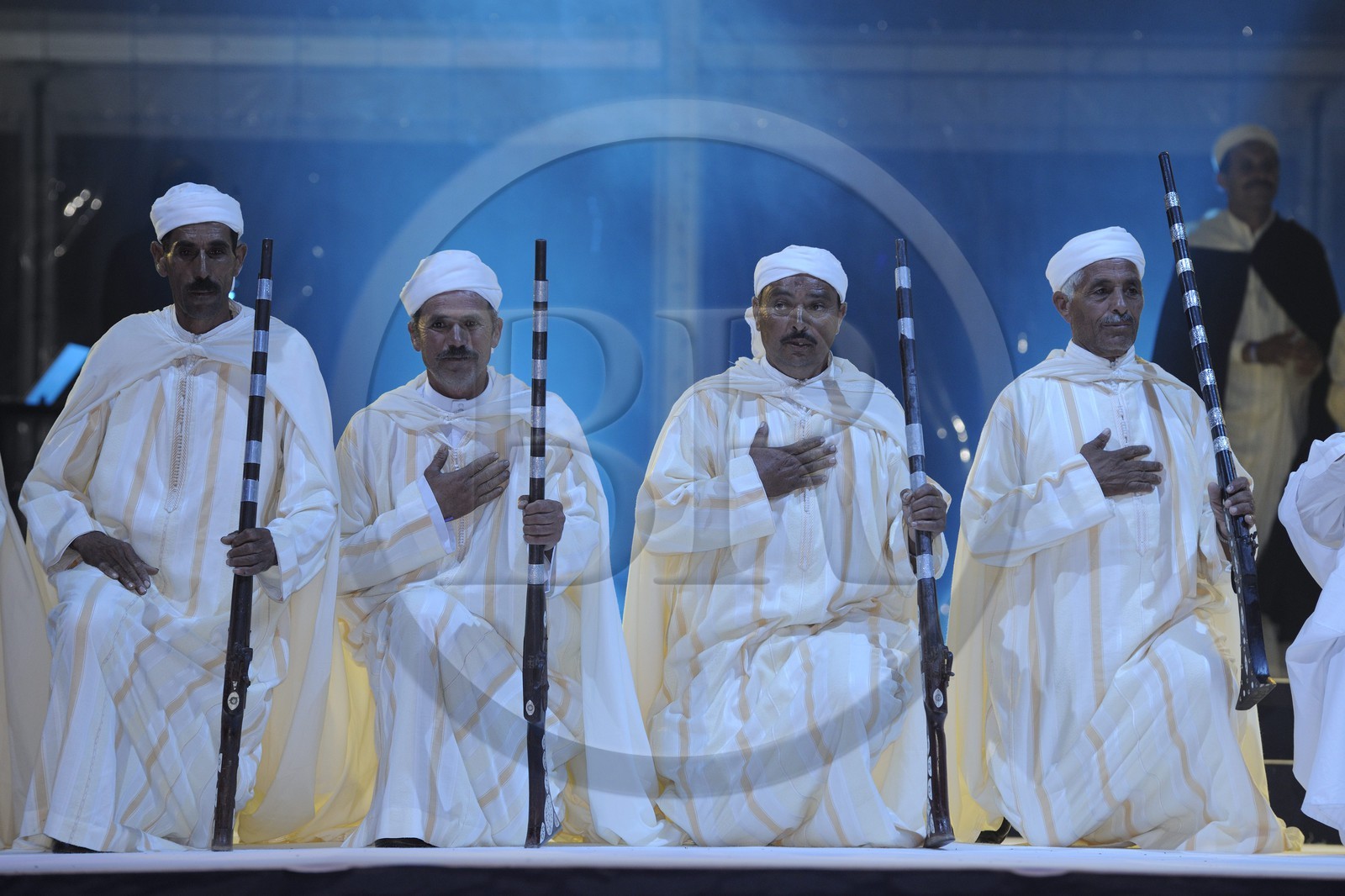 Maroc, région de l'Oriental, station balnéaire de Mediterrania Saïdia, soirée d'inauguration du 19 juin 2009, la troupe de danse et musique traditionnelle Reggada