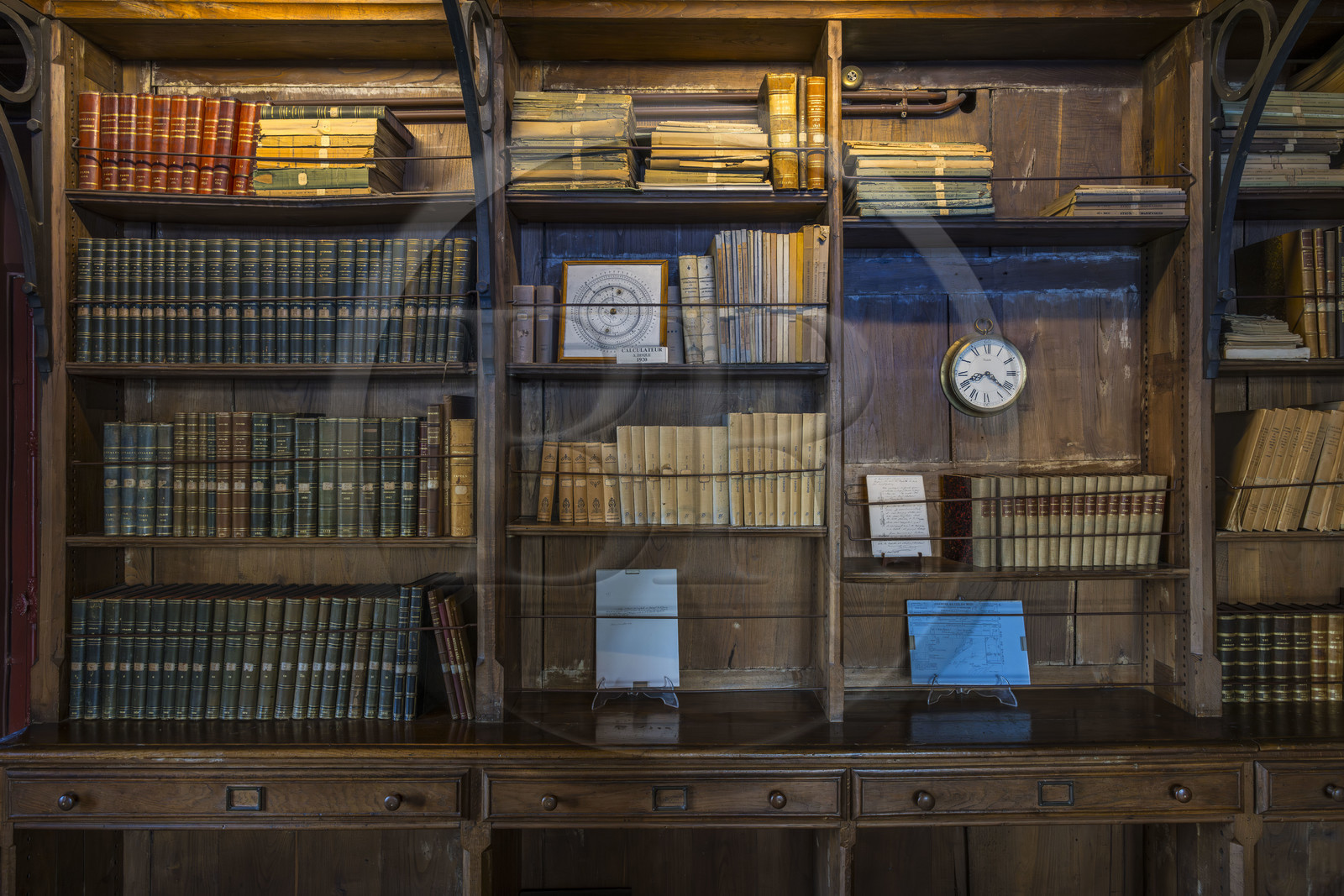 France, Pyrénées-Atlantiques (64), la côte du Pays-Basque, Hendaye, chateau d'Abbadia construit en 1870 par Eugène Viollet-le-Duc pour Antoine d'Abbadie d'Arrast, la bibliothèque