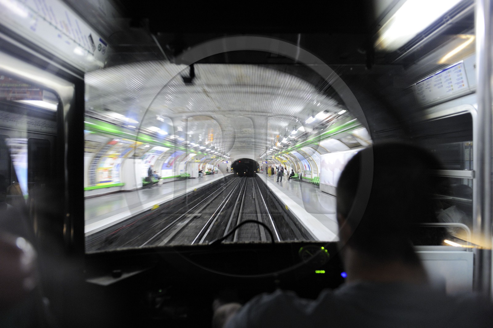 France, Paris (75), voyage dans le metro parisien