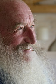 France, Finistère (29), parc naturel régional d'Armorique, Monts d'Arrée, le chanteur et conteur Patrik Ewen